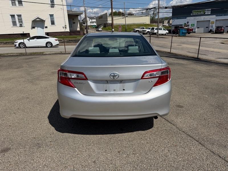 Toyota Camry LE  2012