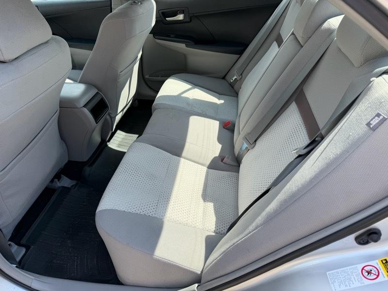 Toyota Camry LE  2012