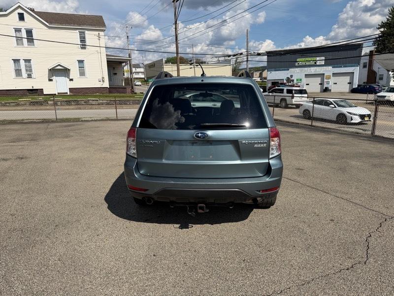 Subaru Forester 2.5i 4D SUV 2011