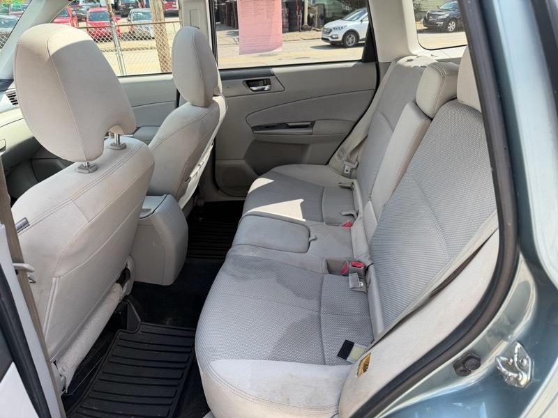 Subaru Forester 2.5i 4D SUV 2011