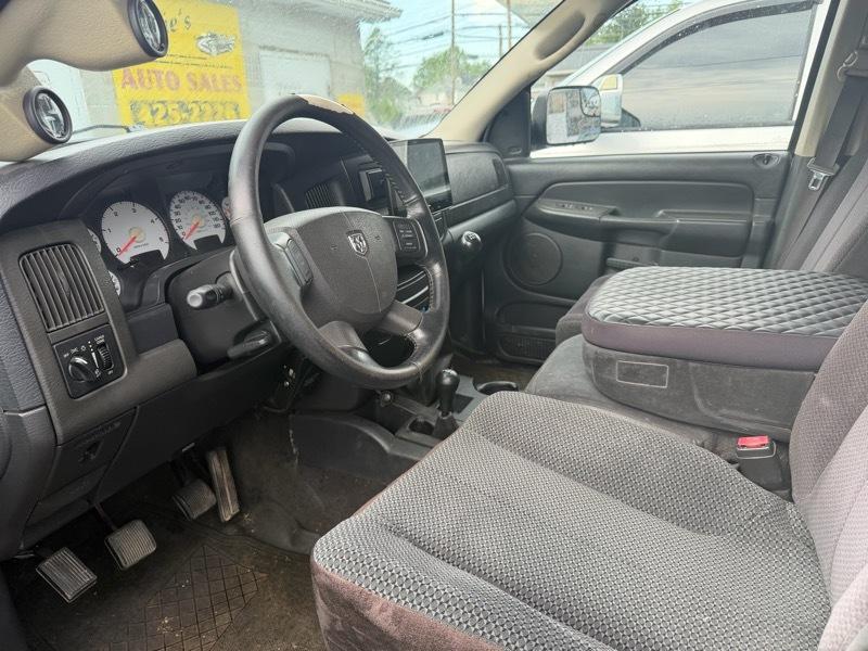 Dodge Ram 2500 4dr Quad Cab 140.5 4WD SLT 2004