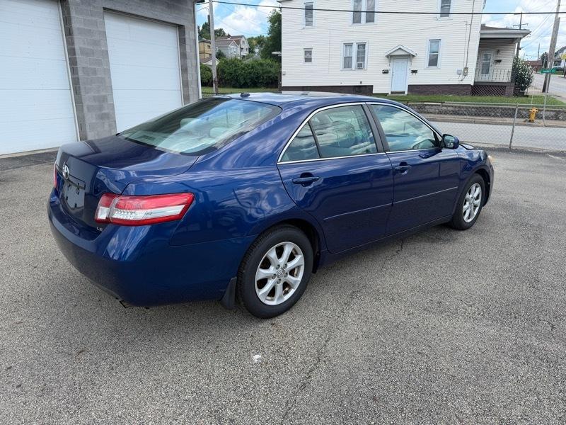 Toyota Camry LE  2012