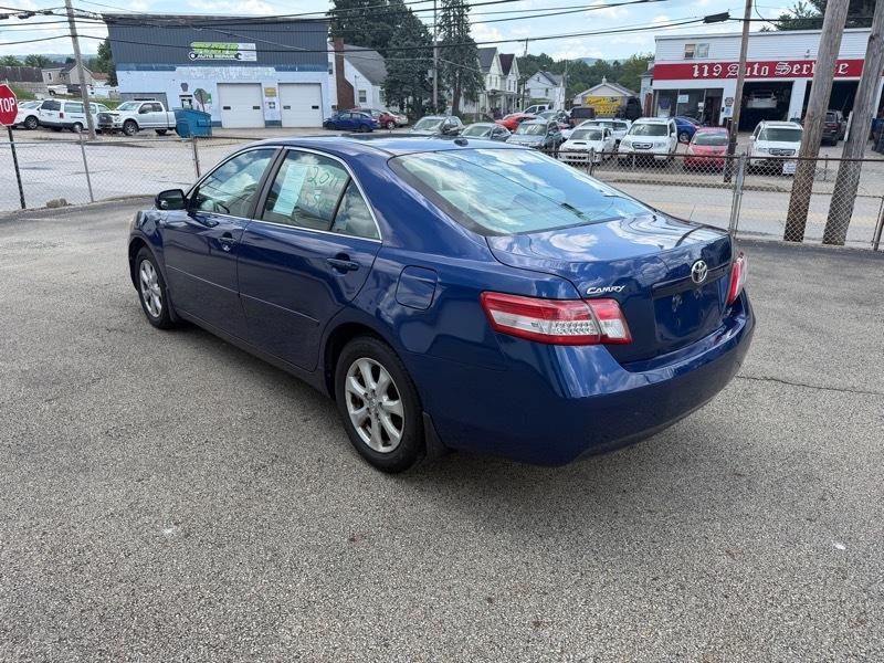 Toyota Camry LE  2012