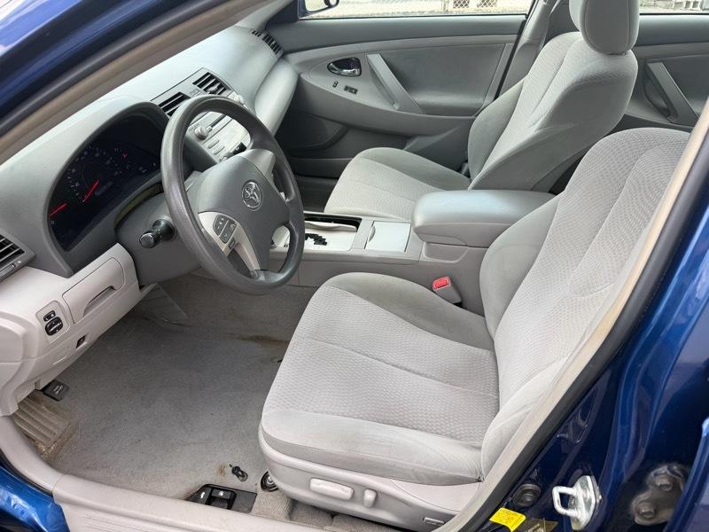 Toyota Camry LE  2012