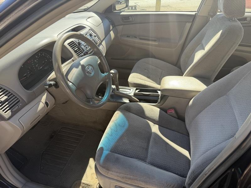 Toyota Camry LE  2004