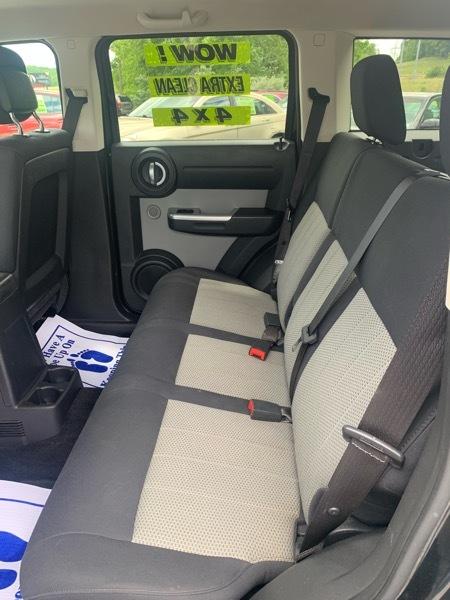 Dodge Nitro SXT 4D SUV 4WD 2010