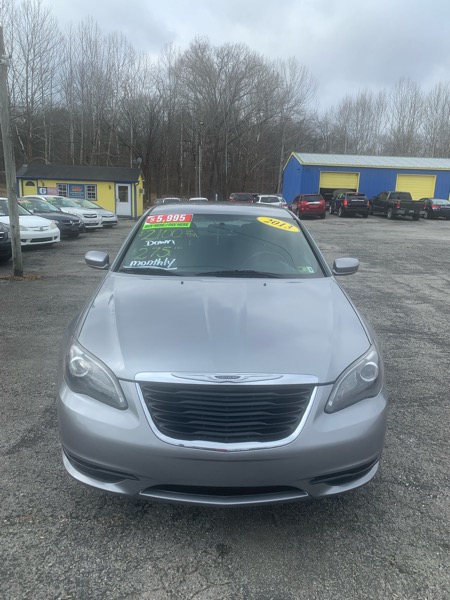 Chrysler 200 4dr Sdn Touring 2013