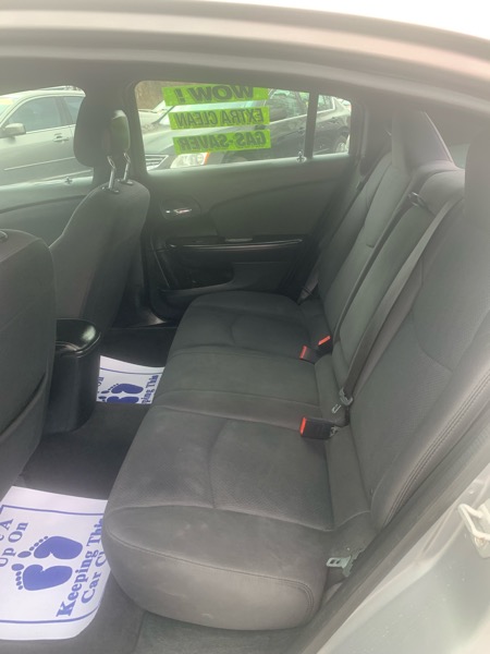 Chrysler 200 4dr Sdn Touring 2013