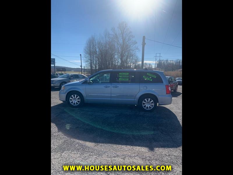 2013 Chrysler Town & Country Touring