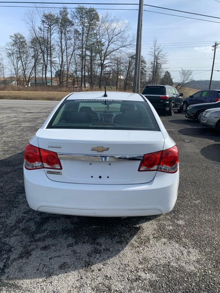 Chevrolet Cruze 4dr Sdn LS 2013