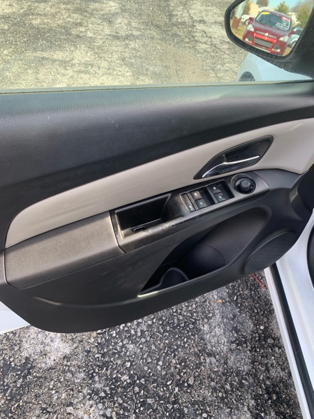 Chevrolet Cruze 4dr Sdn LS 2013