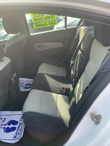 Chevrolet Cruze 4dr Sdn LS 2013