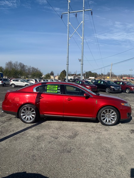 Lincoln MKS 4D Sedan 2010