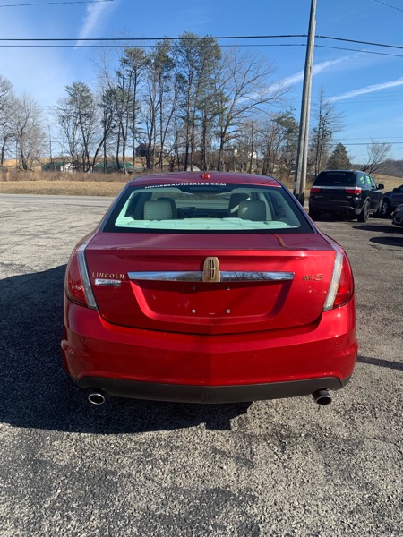 Lincoln MKS 4D Sedan 2010
