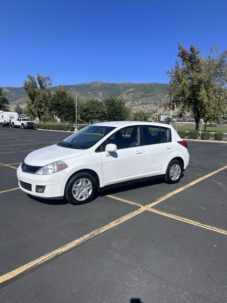 Nissan Versa 1.8 SL Hatchback 2012