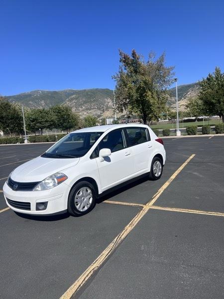 Nissan Versa 1.8 SL Hatchback 2012