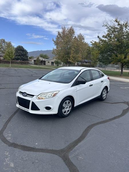 Ford Focus S Sedan 2012