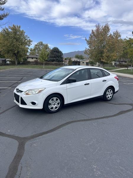 Ford Focus S Sedan 2012