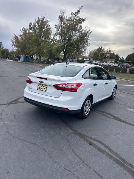 Ford Focus S Sedan 2012