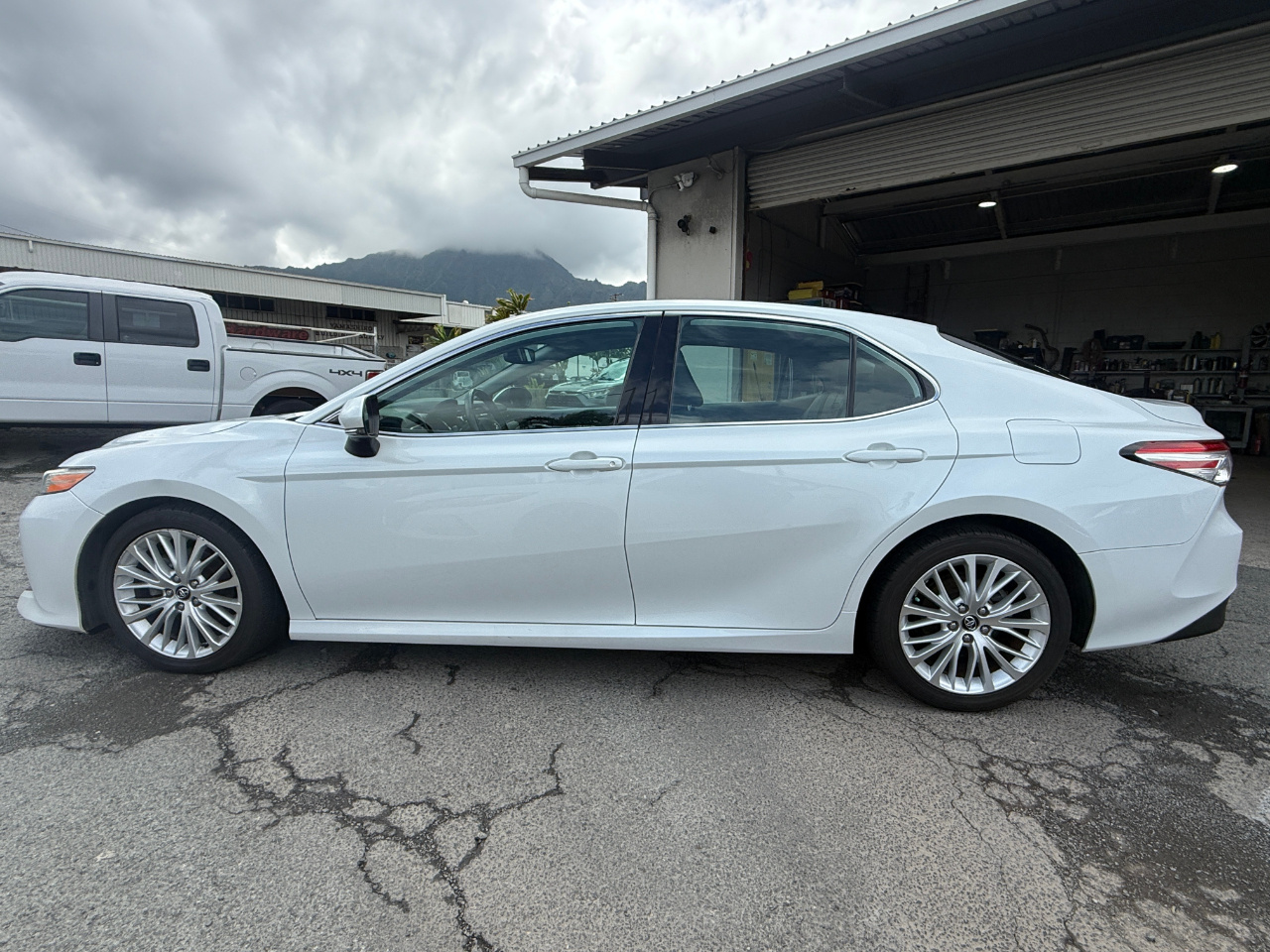 Toyota Camry XLE V6 2020