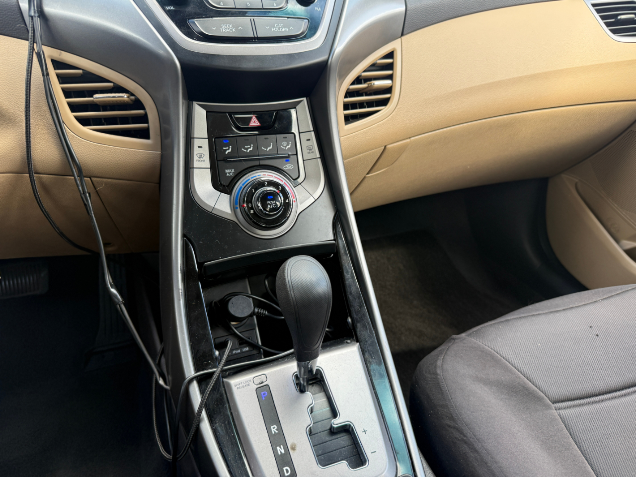 Hyundai Elantra GLS A/T 2013 Hyundai Elantra GLS A/T 2013