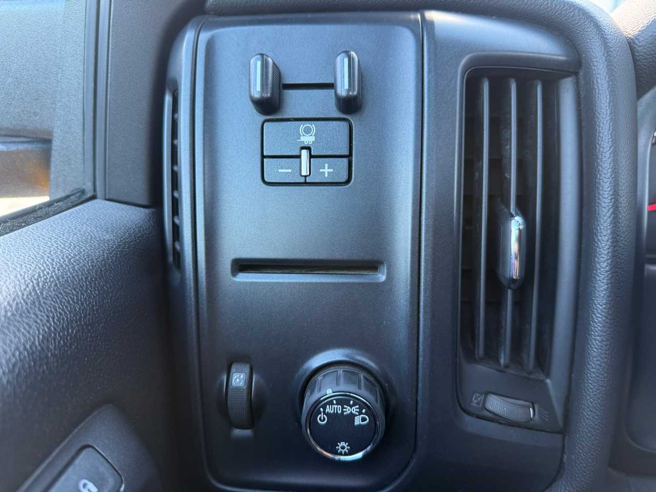 Chevrolet Silverado 3500HD Work Truck Long Box 4WD 2016