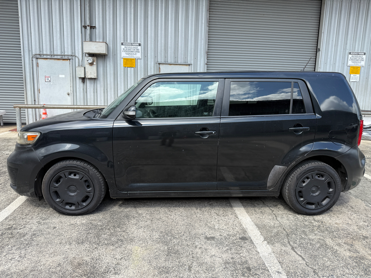 Scion xB 5-Door Wagon 4-Spd AT 2010