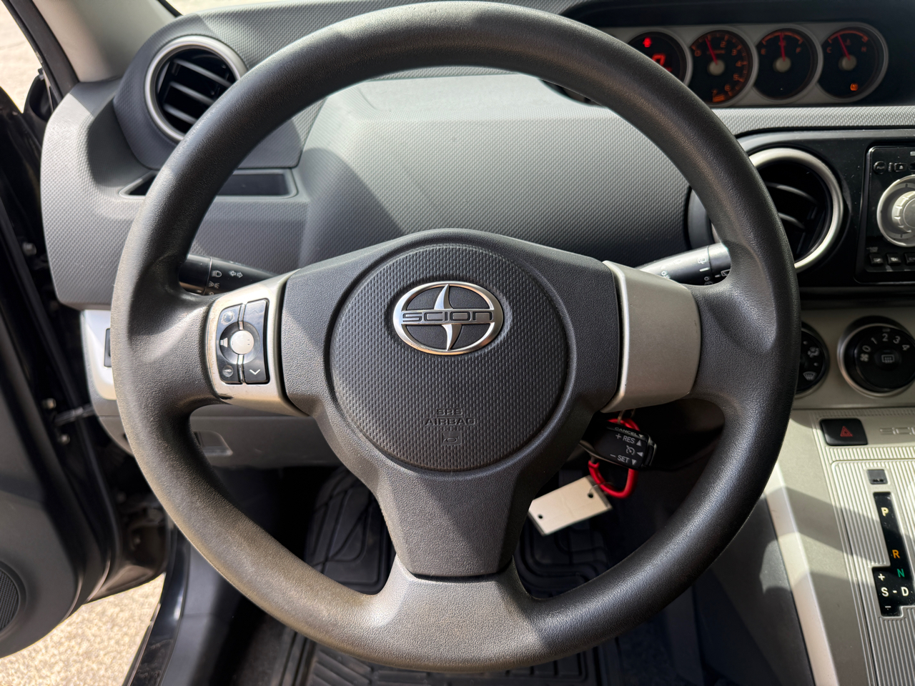 Scion xB 5-Door Wagon 4-Spd AT 2010