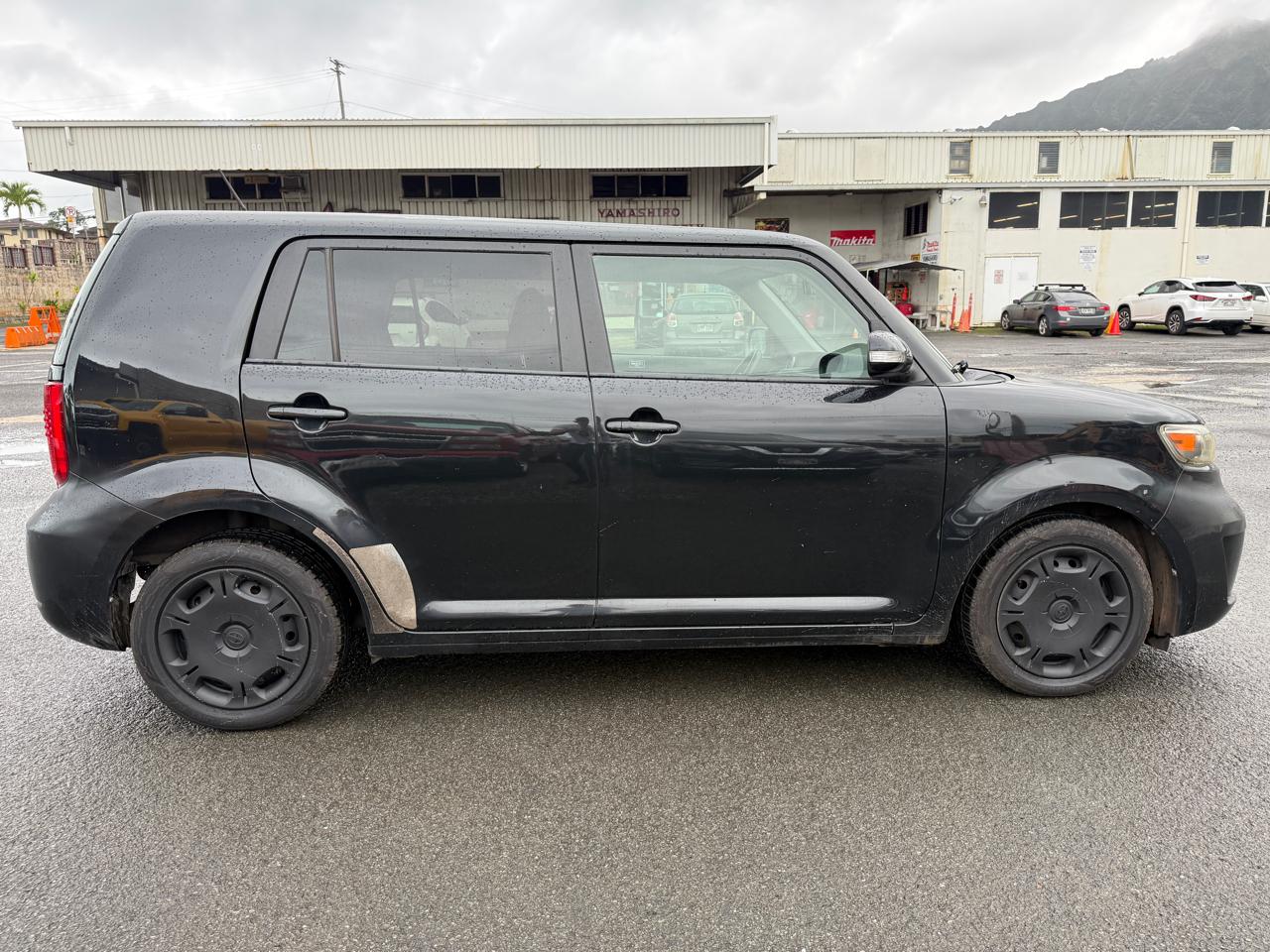 Scion xB 5-Door Wagon 4-Spd AT 2010