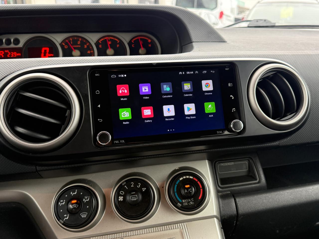 Scion xB 5-Door Wagon 4-Spd AT 2010