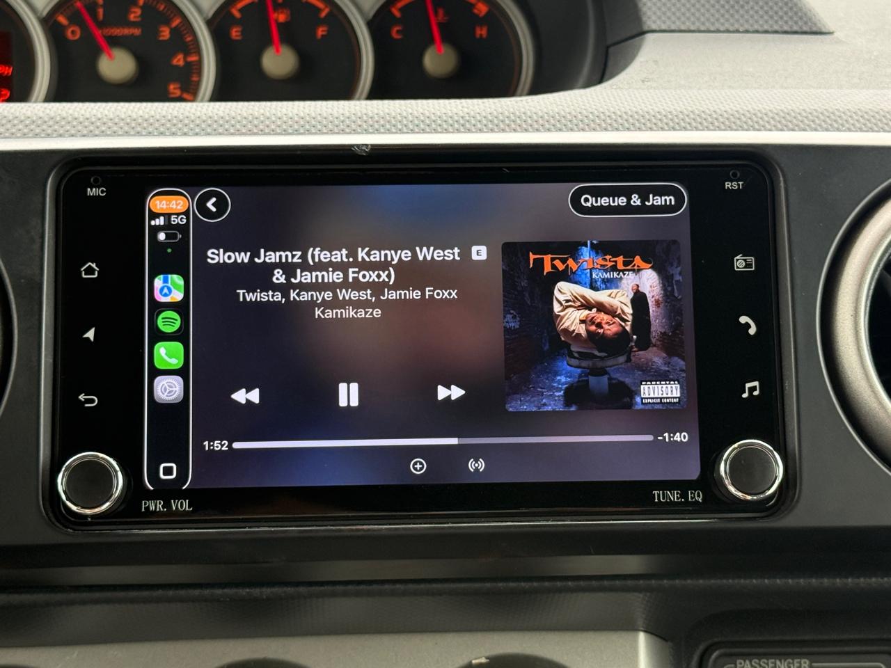 Scion xB 5-Door Wagon 4-Spd AT 2010