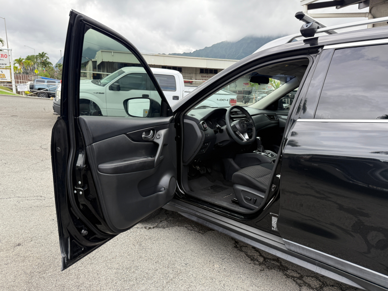 Nissan Rogue SV FWD 2018