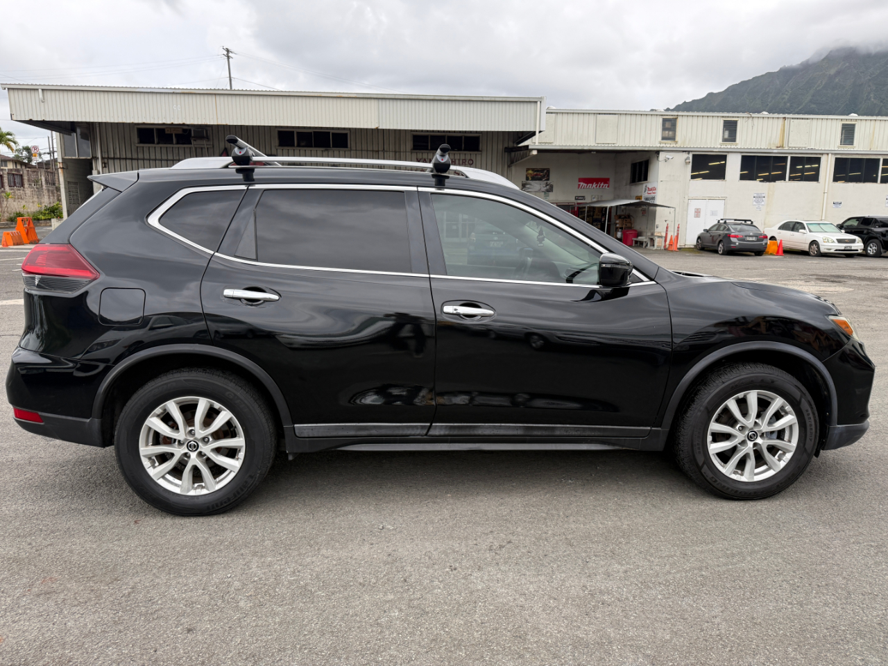 Nissan Rogue SV FWD 2018