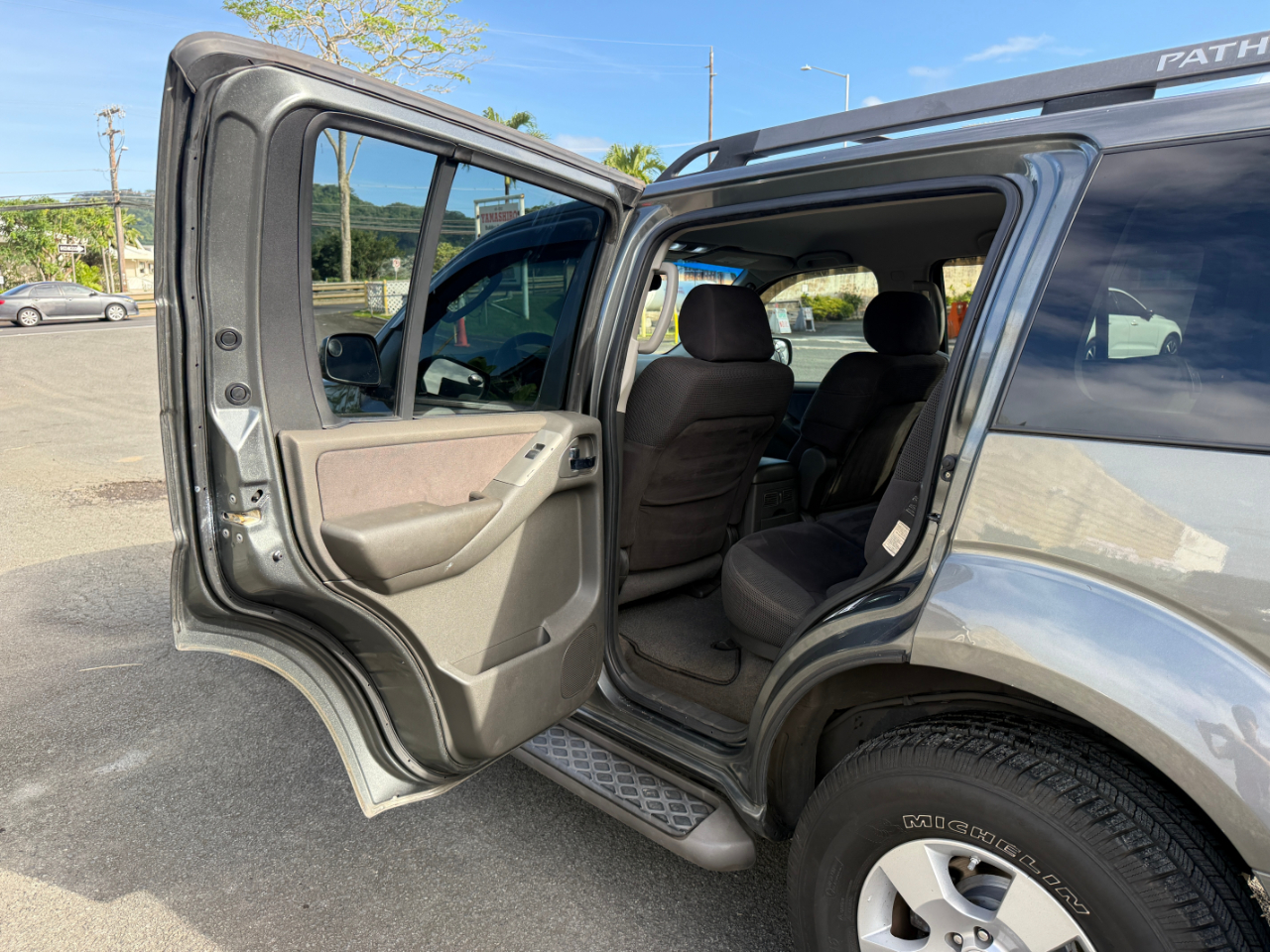 Nissan Pathfinder SE 2007