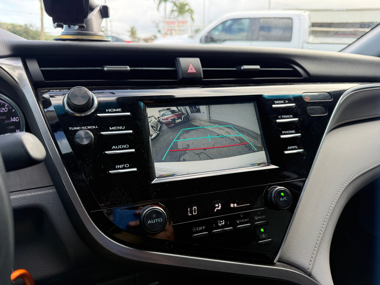 Toyota Camry SE 2018