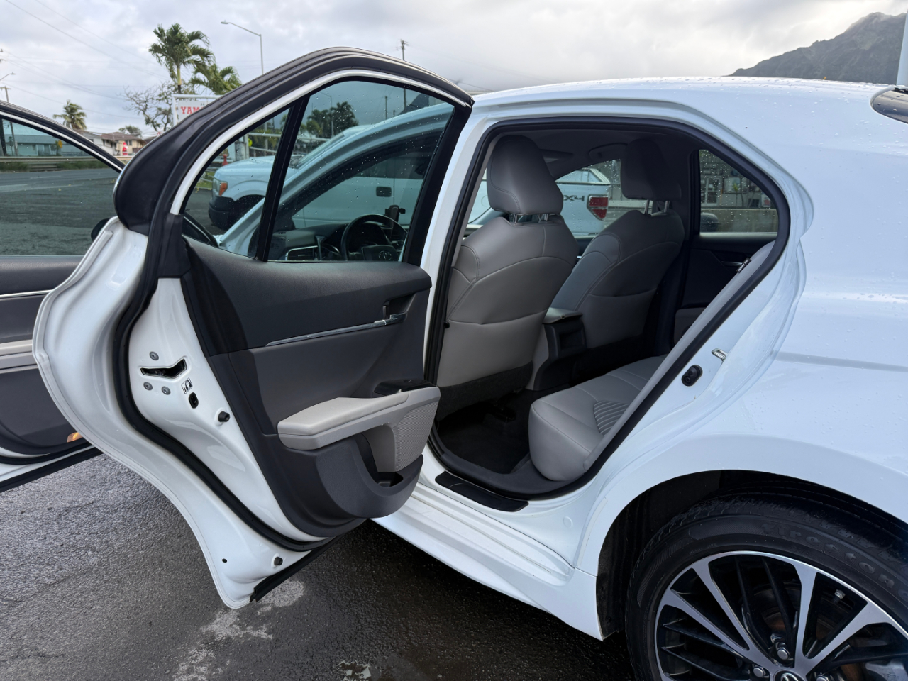 Toyota Camry SE 2018