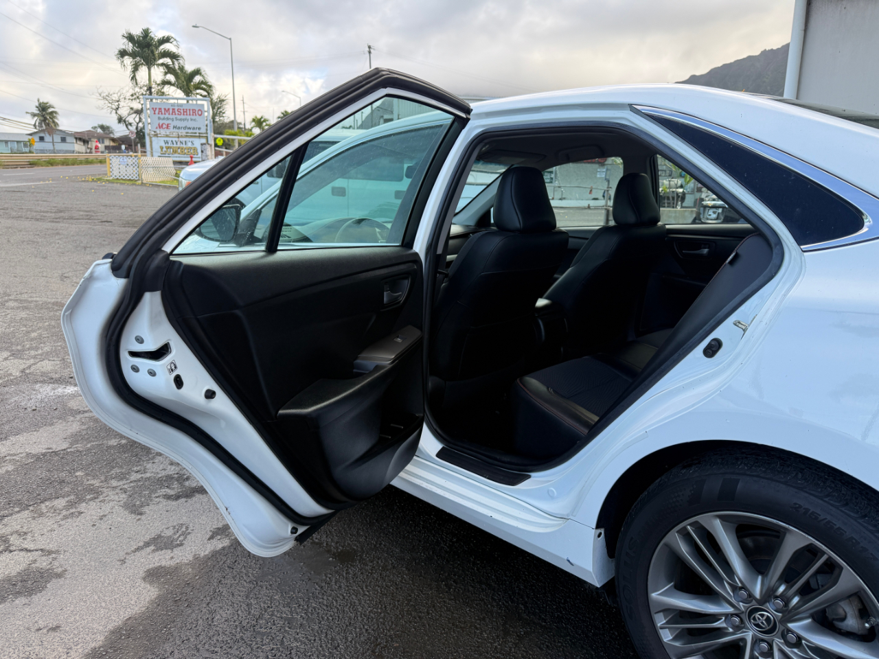 Toyota Camry SE 2016