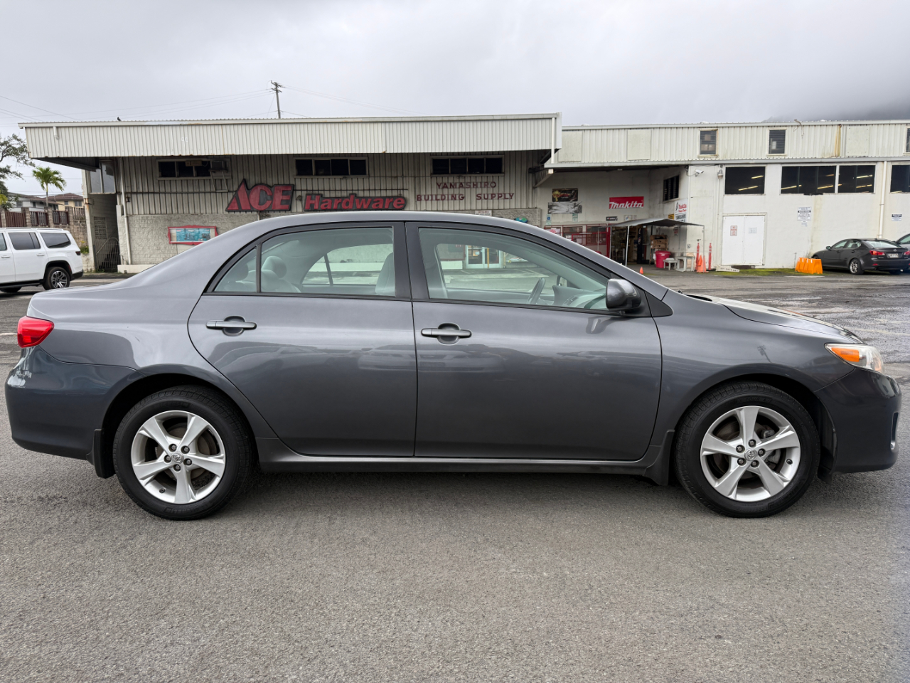 Toyota Corolla LE 2011