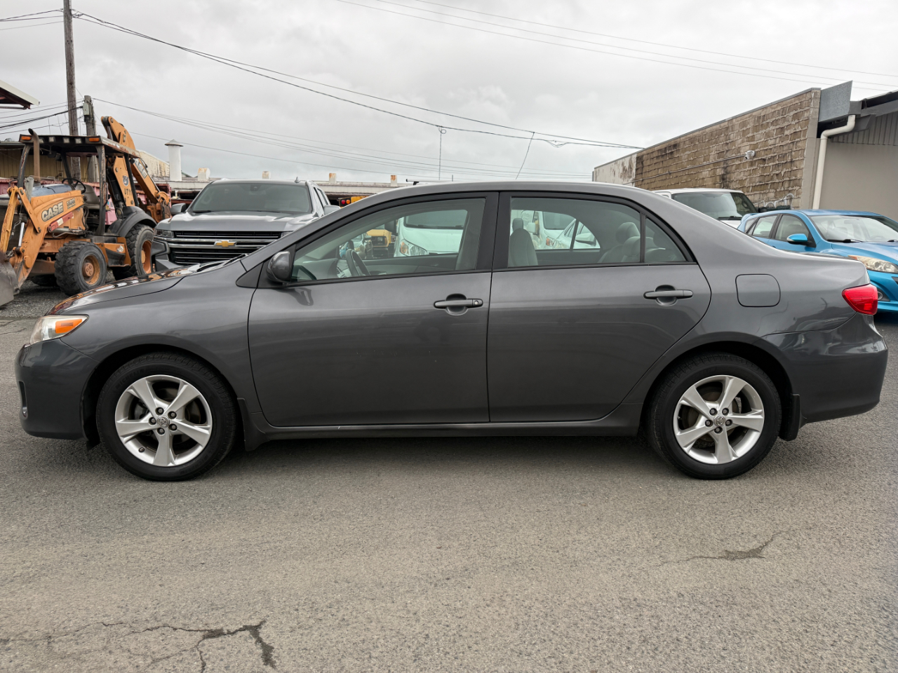 Toyota Corolla LE 2011