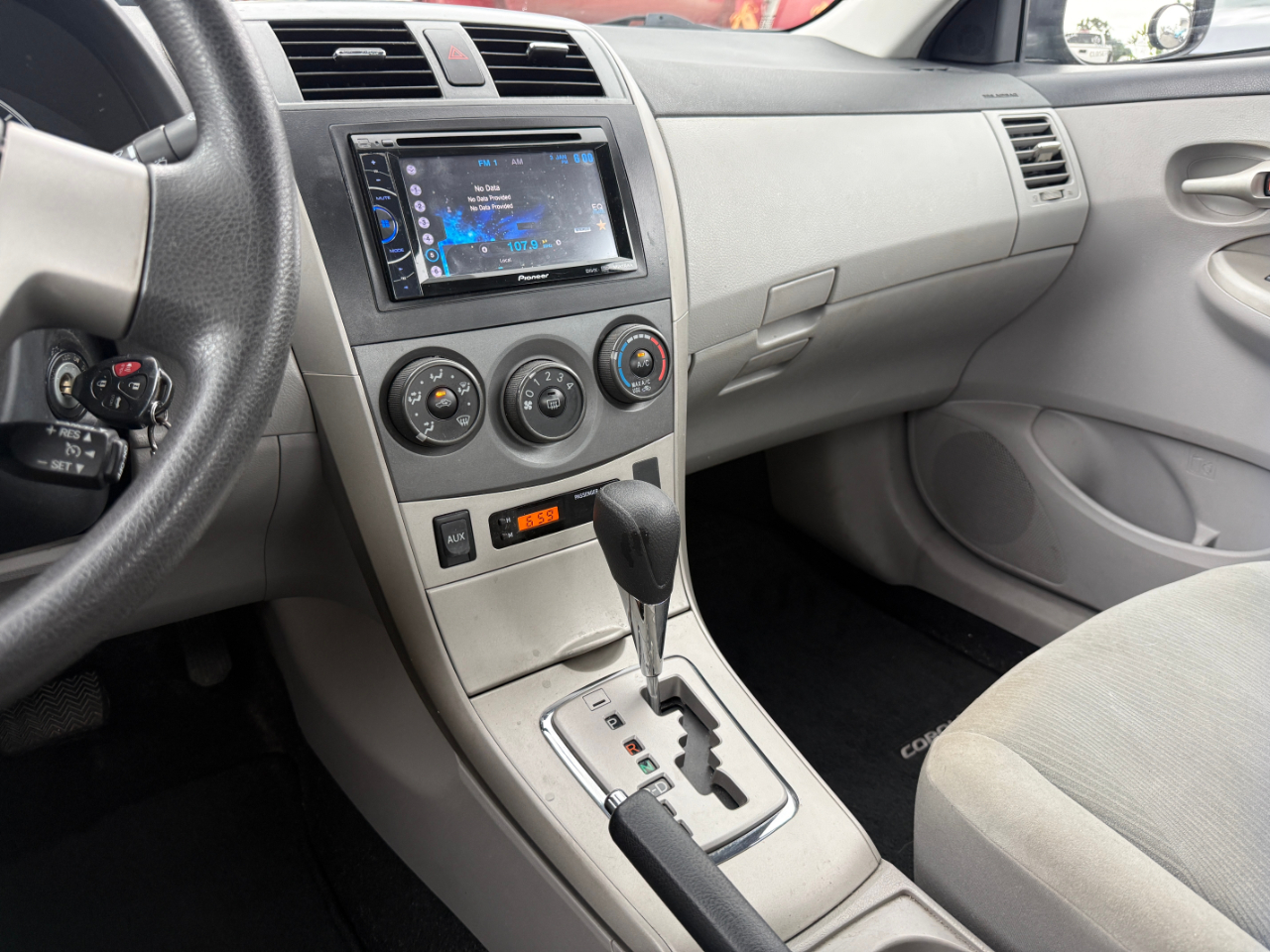 Toyota Corolla LE 2011