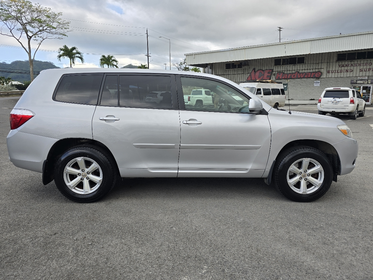 Toyota Highlander Base 2WD 2008