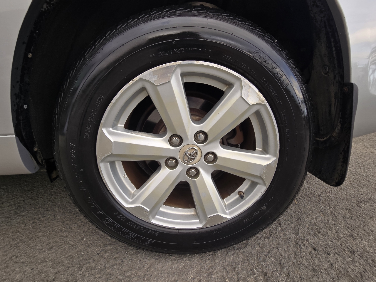 Toyota Highlander Base 2WD 2008