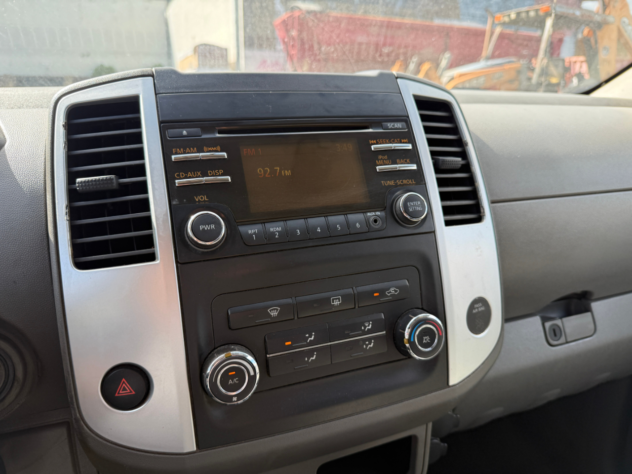 Nissan Frontier SV Crew Cab V6 2013