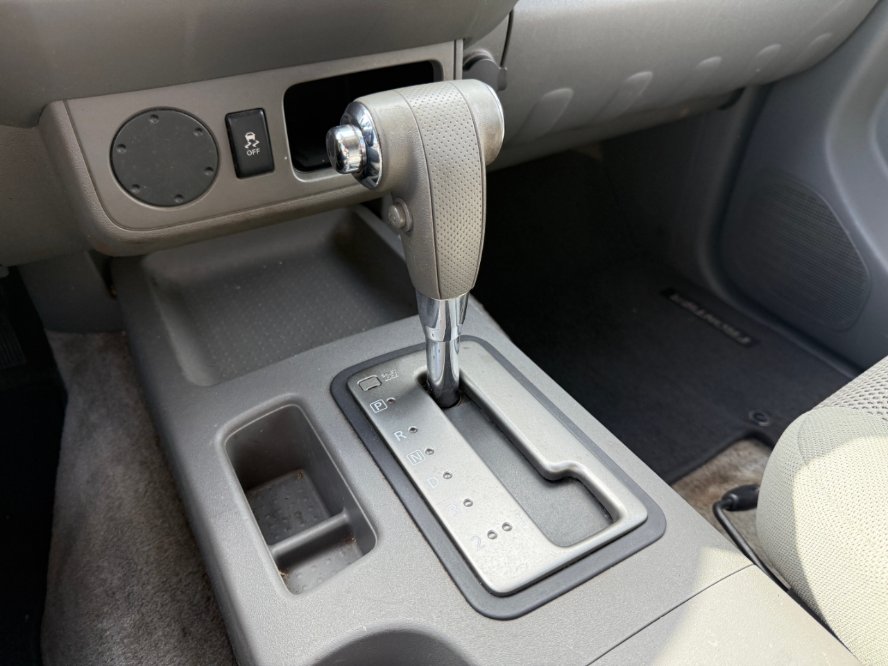 Nissan Frontier SV Crew Cab V6 2013