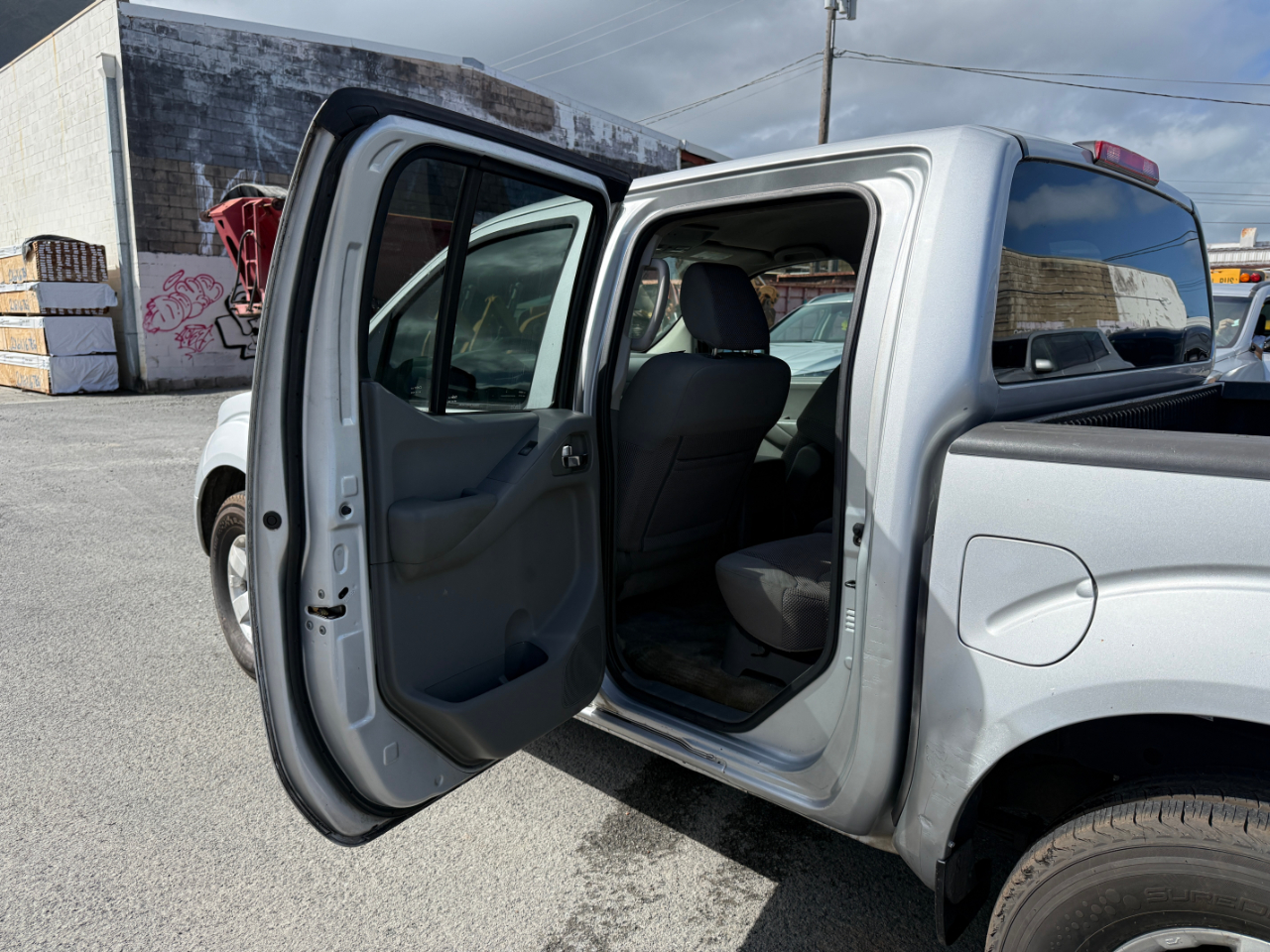 Nissan Frontier SV Crew Cab V6 2013