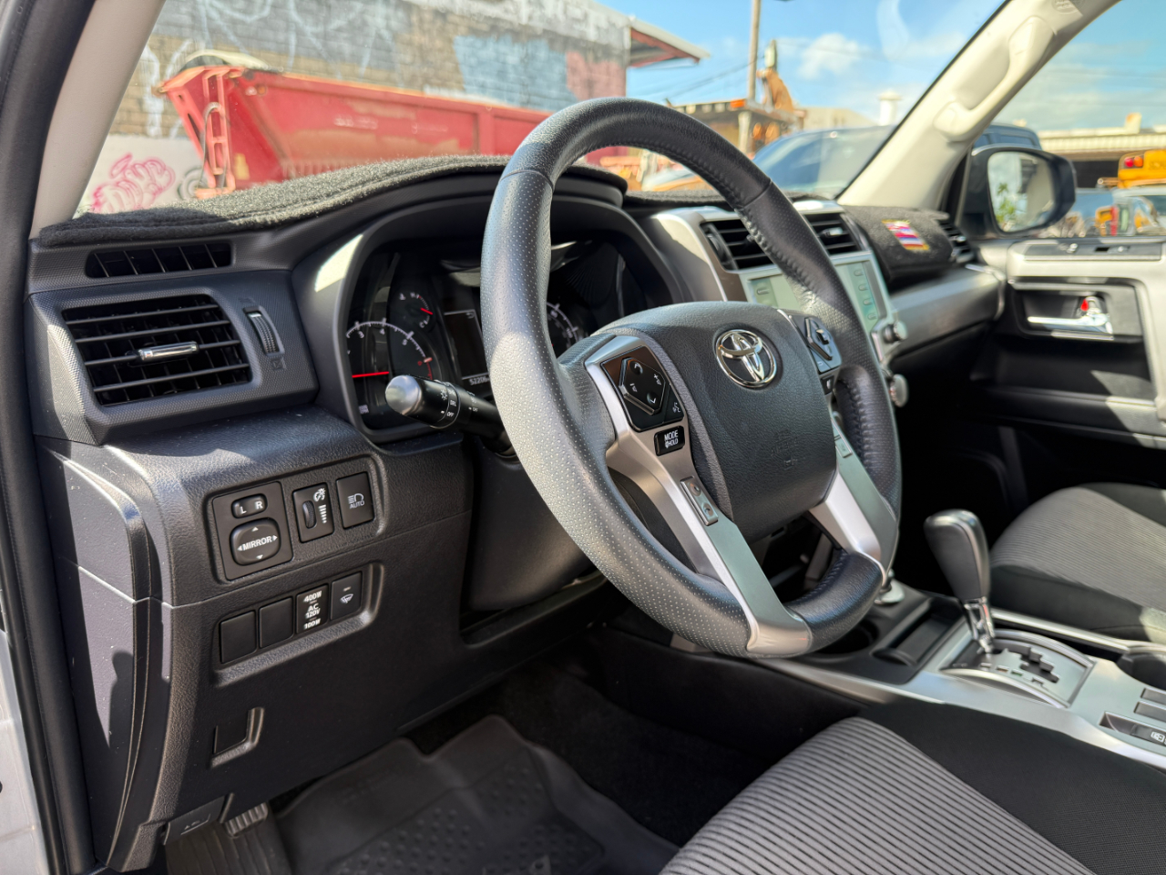 Toyota 4Runner SR5 4WD 2022