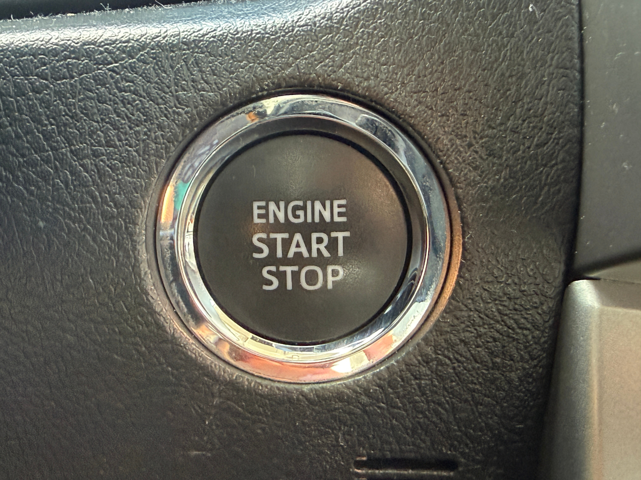 Toyota 4Runner SR5 4WD 2022