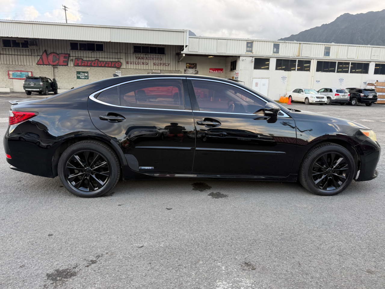 Lexus ES 300h Sedan 2013