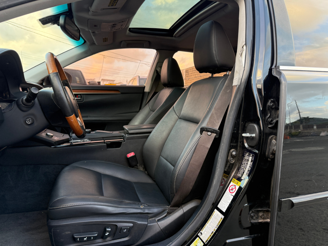 Lexus ES 300h Sedan 2013