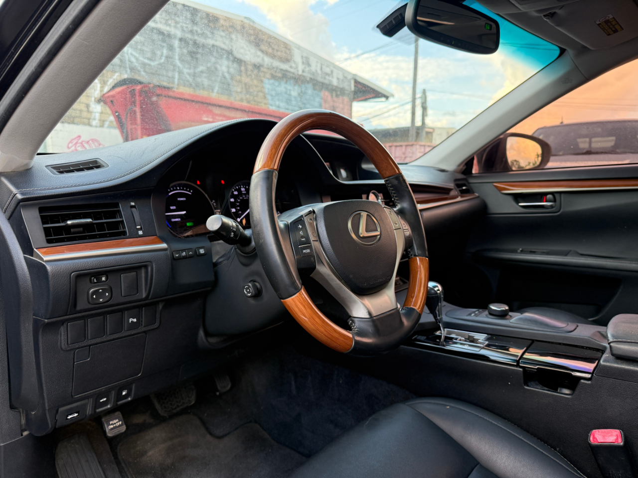 Lexus ES 300h Sedan 2013